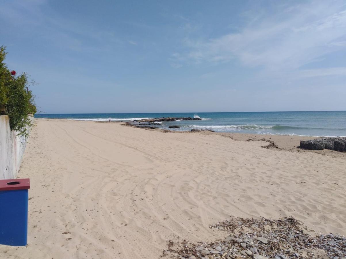 On The Beach Елените Экстерьер фото