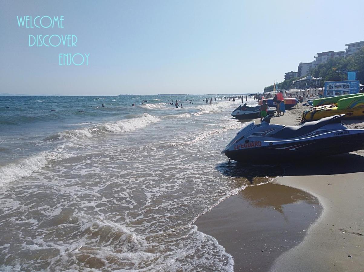 On The Beach Елените Экстерьер фото